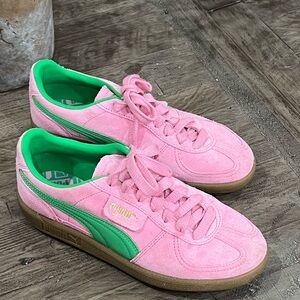 Puma Women's Pink and Green Sneakers. In New Condition! Size 8.5.